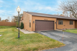 909 E Windfield Place Unit B, Appleton, WI 54911