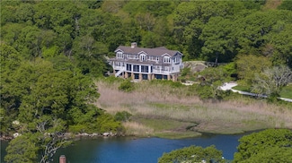 137 Cove Point Rd E, Charlestown, RI 02813