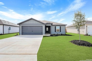 16132 Farmer, Lytle, TX 78052