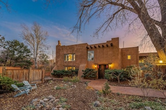 2 New Mexico 230, El Prado, NM 87529