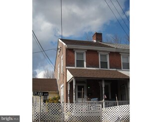 60 Upland Ave, Brookhaven, PA 19015