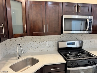 220 S 8th St Unit 2L, Newark, NJ 07103