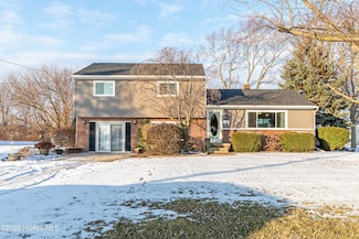 6645 Seaman Rd, Oregon, OH 43616