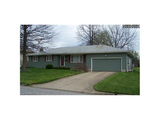 576 Hyatt Ave, Campbell, OH 44405