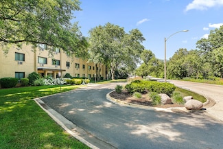 6600 S Brainard Ave Unit 407, Countryside, IL 60525