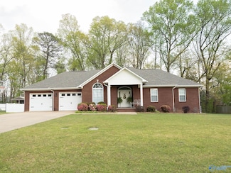 402 Old Glory Ln, Albertville, AL 35950