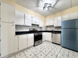 1550 Worcester Rd Unit 216, Framingham, MA 01702