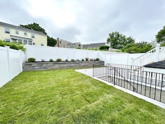 50 York Ave Unit 50, Watertown, MA 02472