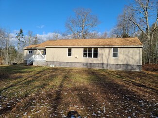 506 Genthner Rd, Waldoboro, ME 04572