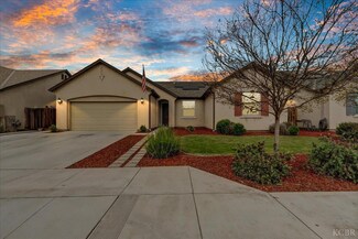 1370 Canyoncreek St, Hanford, CA 93230