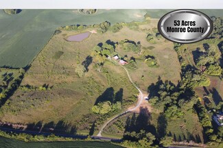 2401 G Rd, Fults, IL 62244