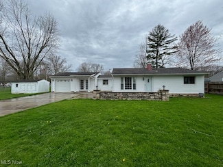 1672 Woodland Ave, Lake Milton, OH 44429