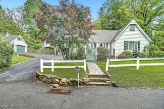 2 Troll Ln, Rockaway, NJ 07866
