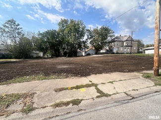 325 S Church St, Jacksonville, IL 62650