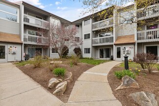 1401 Franklin Crossing Rd, Franklin, MA 02038