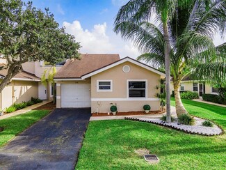 1256 W Lakes Dr, Deerfield Beach, FL 33442