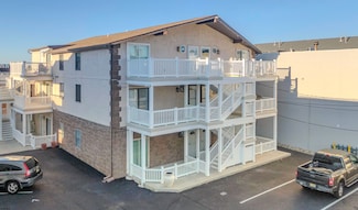 9609 Pacific Ave, Margate City, NJ 08402