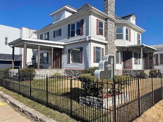 403 Lincoln Way W, South Bend, IN 46601