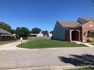 525 Evangeline Trail, Breaux Bridge, LA 70517
