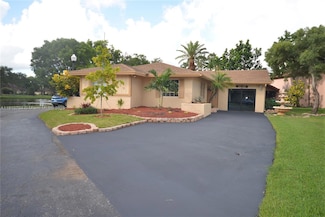 2119 Nova Village Dr, Davie, FL 33317