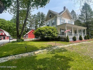 49 Glenwood Ave, Queensbury, NY 12804