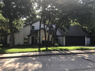 2101 Brookview Ln, Edmond, OK 73034