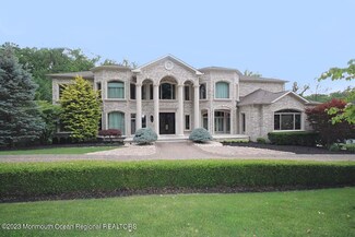 8 Thistle Ln, Holmdel, NJ 07733