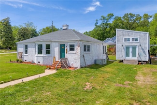 501 E South 4th St, Seneca, SC 29678