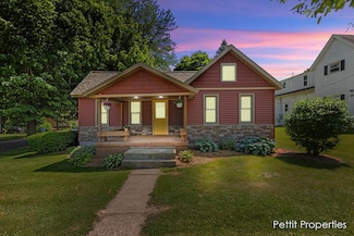 340 E Main St SE, Caledonia, MI 49316