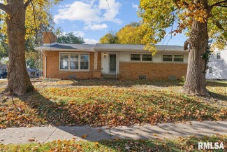 1901 Parkview Dr, Springfield, IL 62704