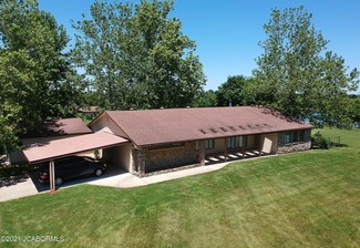 8955 Old Us Highway 54, New Bloomfield, MO 65063