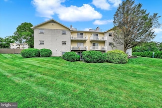 8 Warren Lodge Ct Unit 1B, Cockeysville, MD 21030