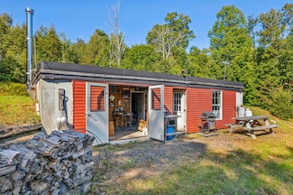 47 New Brighton Hill Rd, Tunbridge, VT 05077