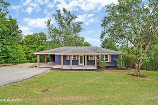 820 Sunset Dr, Kingston, TN 37763