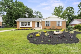 5817 Red Carriage Ln, Charlotte, NC 28212
