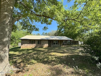 1305 W Mchenry Rd, Mc Henry, MS 39561