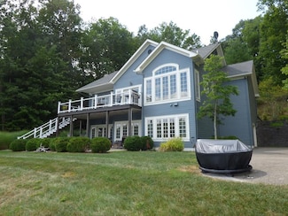 217 Hawks Chase Ln, Daniels, WV 25832
