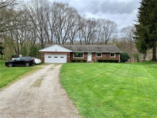 1049 Kertesz Dr, Clinton, OH 44216