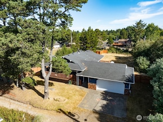 13208 Pacific Way, Long Beach, WA 98631