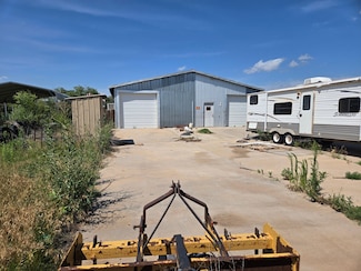 711 11th St SW, Childress, TX 79201