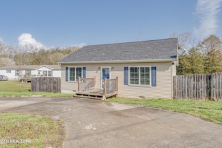 813 Harvest Meadows Dr, Kodak, TN 37764