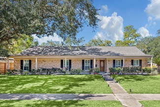 10902 Mullins Dr, Houston, TX 77096