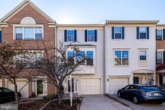 2418 Clover Field Cir, Herndon, VA 20171