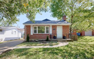 1106 S Laclede Station Rd S, Saint Louis, MO 63119
