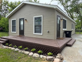 1005 Stanley Ave, Pontiac, MI 48340