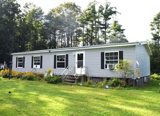 112 Portland Rd, Buxton, ME 04093
