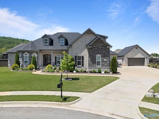 8008 Farm Meadow Dr SE, Owens Cross Roads, AL 35763