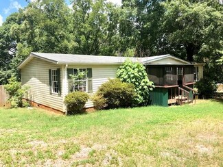 416 E 26th St, Newton, NC 28658