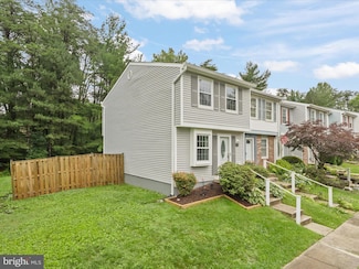 8456 Rocky Knob Ct, Lorton, VA 22079