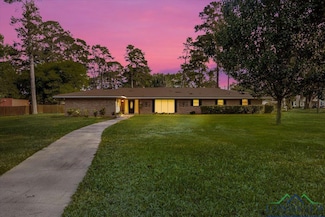 400 W Perry Place, Carthage, TX 75633